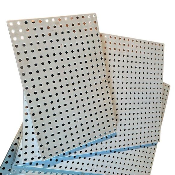 Pegboard Playtiles No. 26 Instructions And 5 Peg Boards - Picture 4 of 6